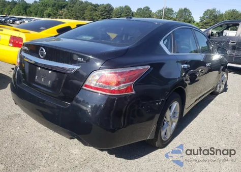2015 Nissan Altima 2.5 z USA, uszkodzony, nr VIN 1N4AL3AP8FN894663
